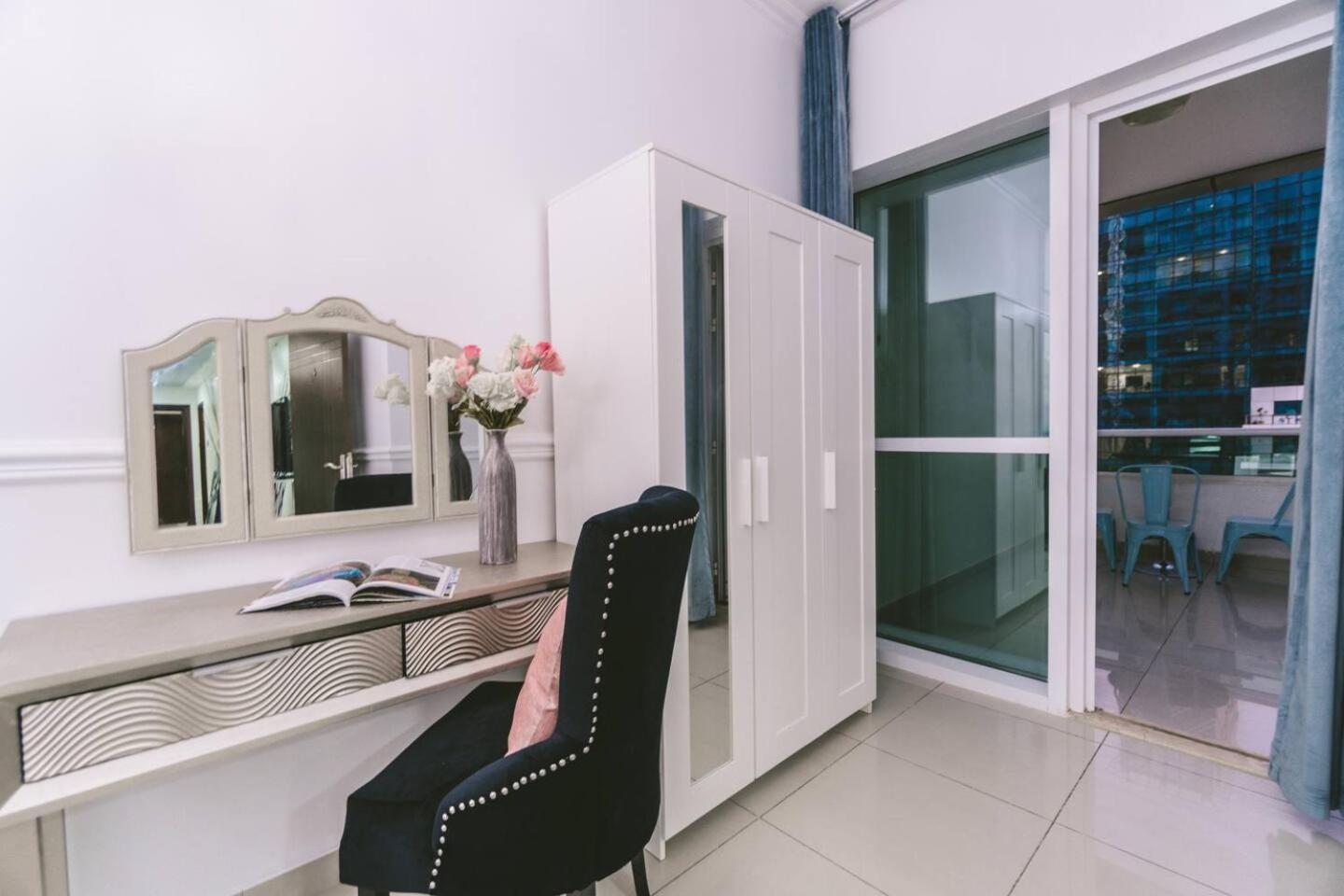 Pristine Apartment Sunrise View At 51St Dubai Exterior foto